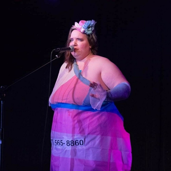 Meet your Posher, Esther - Picture 2 of 2